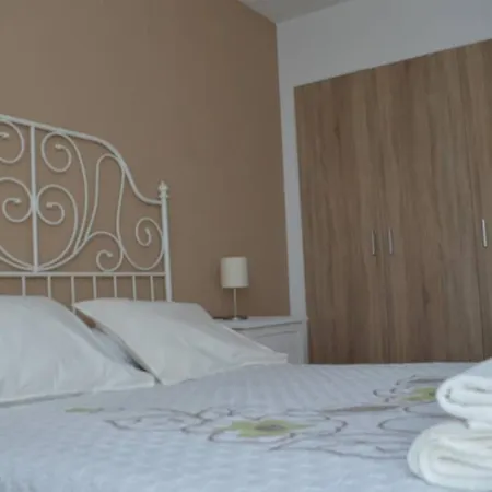 Turistico Faro De Luno Apartment