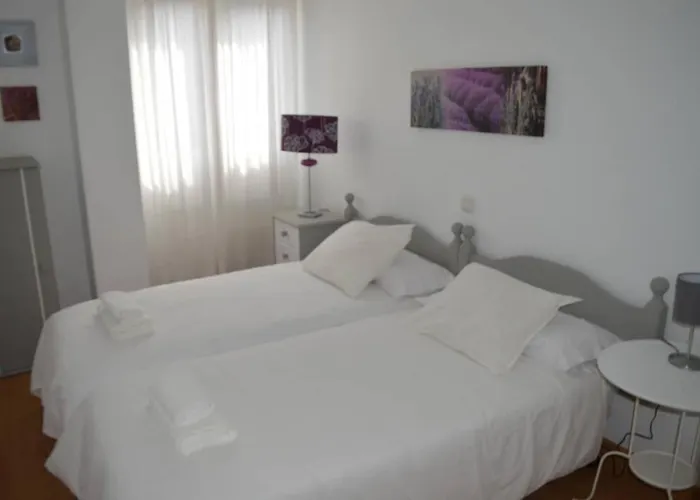 Turistico Faro De Luno 公寓